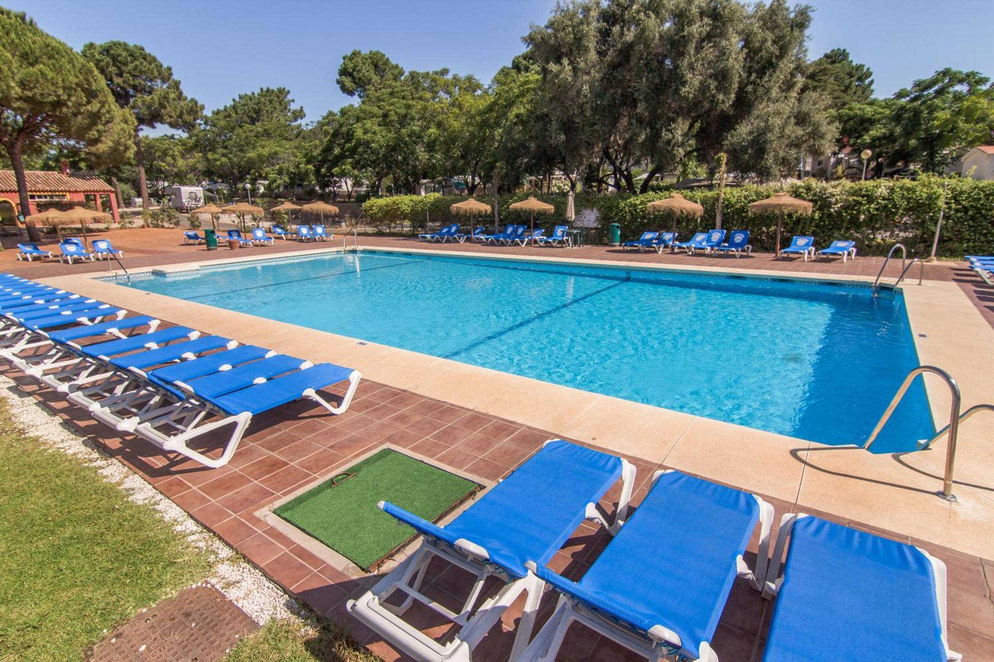 Complejo Turistico & Camping Cabopino Marbella Exterior photo